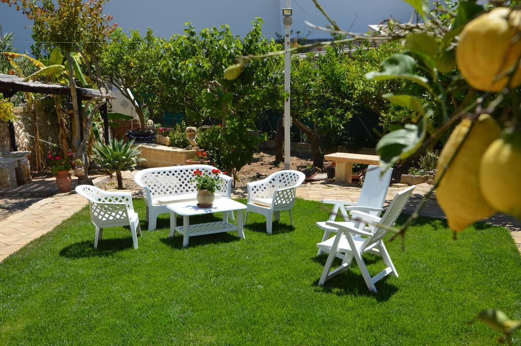 Guest House Al Giardino Dei Limoni Ilha de Ilha de Favignana Exterior foto