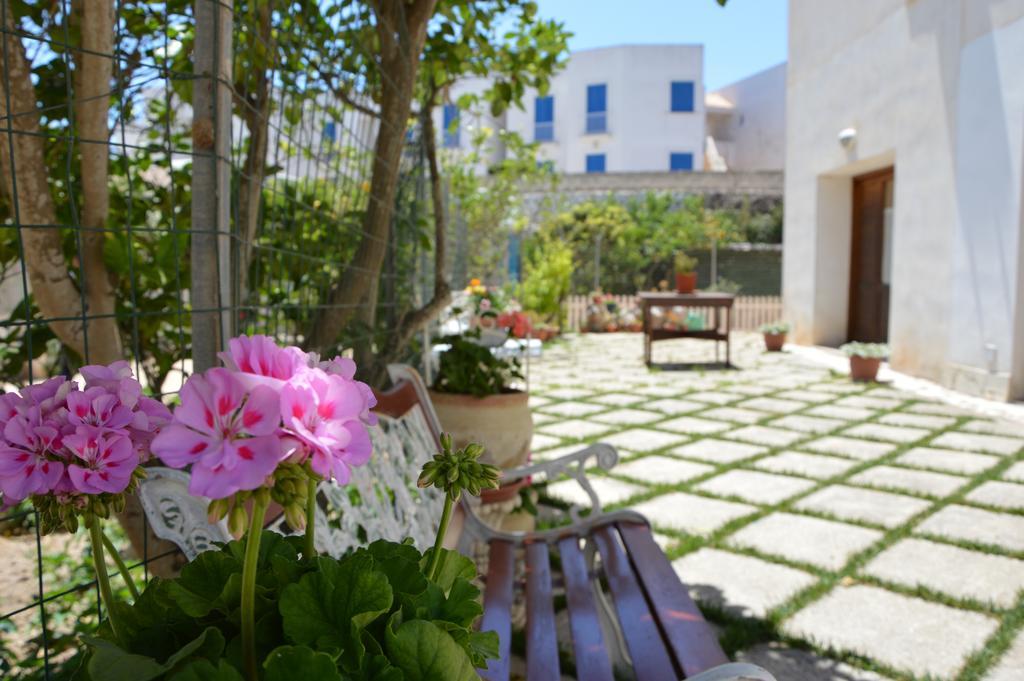 Guest House Al Giardino Dei Limoni Ilha de Ilha de Favignana Exterior foto